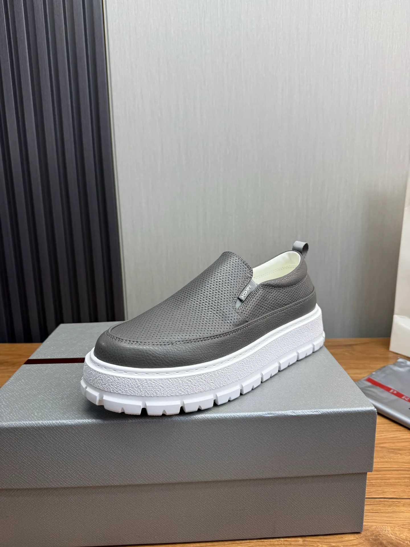 Men's shoes 💰580💰 [PRADA] Men's shoes are popular in the counter, official website is synchronized, 1 high-quality shipment ✔️Imported cowhide punching + cowhide lining, 1🆚1 replica, original sole, 38-45 (45 customized, non-refundable)